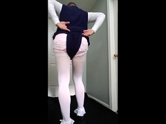 Diapered sissy in teddybear shortalls wetting diaper